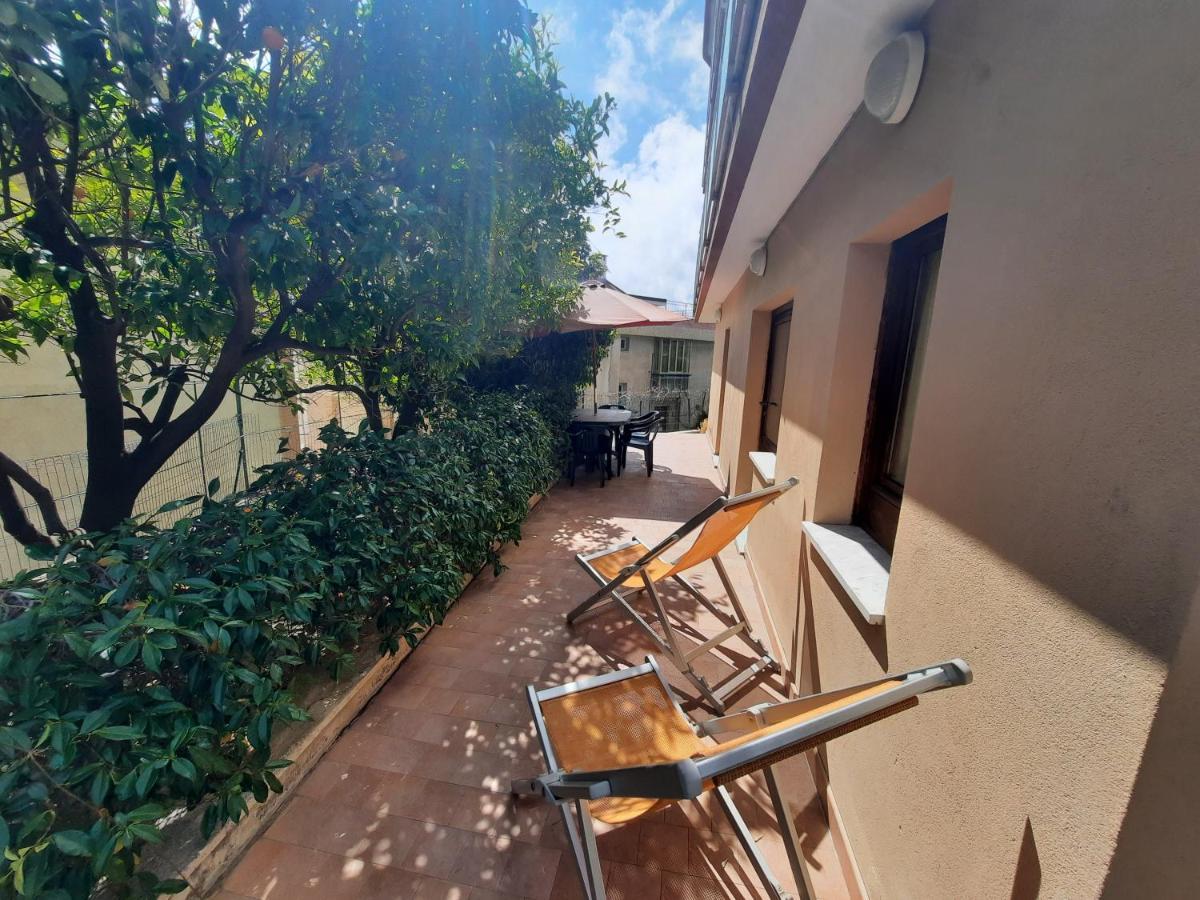 Casa Bell - Appartamento Con Parcheggio Privato E Bike Room Finale Ligure Dış mekan fotoğraf